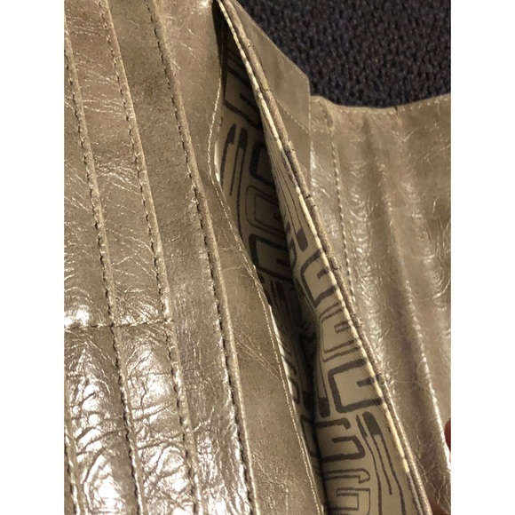 Guess Wallet - Picture 7 of 8